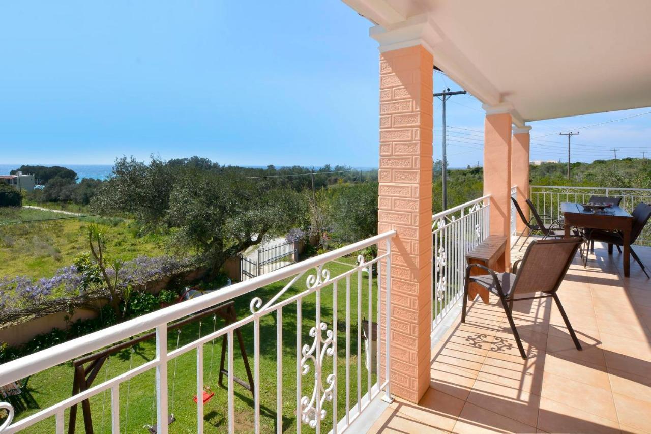Apartamento Giokos Ágios Matthaíos Exterior foto