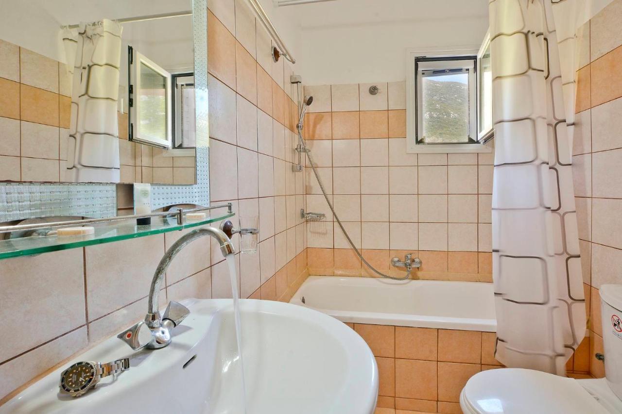 Apartamento Giokos Ágios Matthaíos Exterior foto